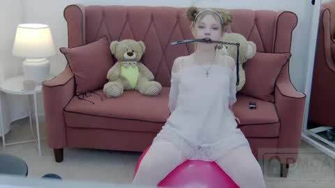 LORY online show from February 21, 4:05 pm