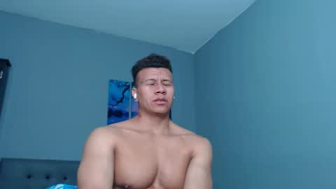 Snapshot of lothbrok_strong chatting on October 21, 12:05 am lothbrok online show from October 21, 12:05 am