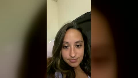 lotusflowerbomb95 online show from April 21, 2:04 am