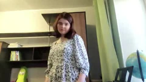 Esma online show from May 2, 9:37 am