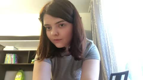 Esma online show from May 3, 9:48 am