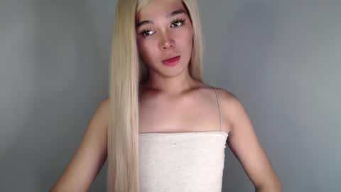 Snapshot of louilalicious chatting on March 6, 11:25 am louilalicious online show from March 6, 11:25 am