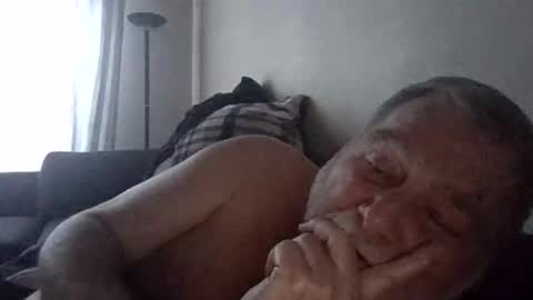 louis_chokdee online show from March 12, 5:17 pm