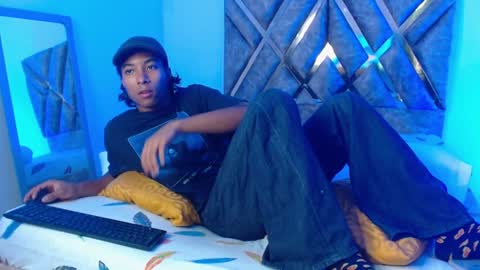 Louis Valdz online show from January 12, 9:08 pm