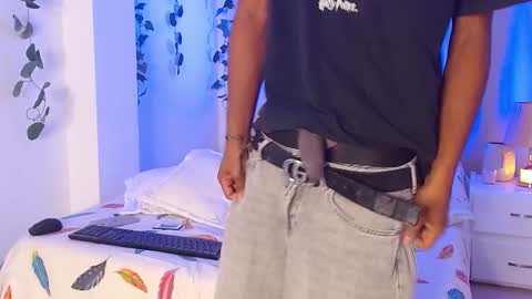 Louis Valdz online show from December 30, 9:29 pm