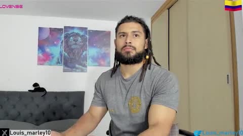 louis_marley_ online show from January 17, 1:37 am