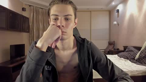 Mark online show from February 4, 11:16 pm