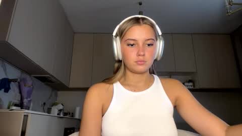 Eliza online show from March 5, 1:31 pm