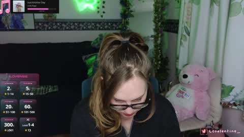 Lo Valentine online show from December 18, 5:15 am