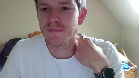 Snapshot of love_bert chatting on October 12, 12:20 pm Love bert online show from October 12, 12:20 pm
