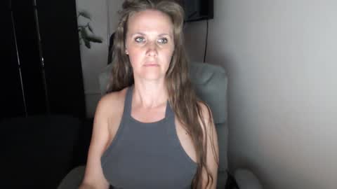 LoVe On  online show from September 12, 1:18 am