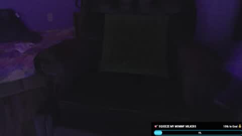 Snapshot of love_you_julia chatting on October 29, 3:52 am love_you_julia online show from October 29, 3:52 am