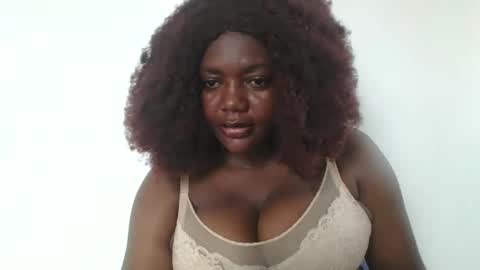 Snapshot of lovecumsluttie chatting on September 21, 7:45 am mila online show from September 21, 7:45 am