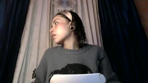 Isabella online show from December 14, 3:02 am