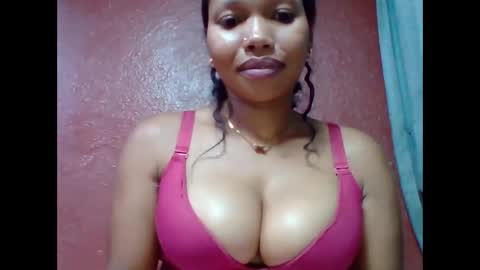 loveinlife750427 online show from November 28, 7:32 pm