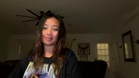 Snapshot of lovellly_ chatting on December 9, 12:34 am Love online show from December 9, 12:34 am