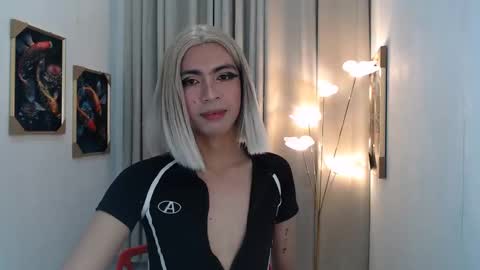 alwina online show from April 3, 6:15 pm