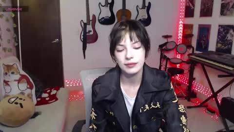 Snapshot of lovely_cass chatting on October 17, 11:53 pm Cassie online show from October 17, 11:53 pm