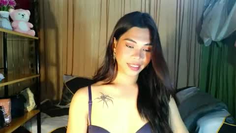 lovely_krizzy online show from February 6, 2:37 am