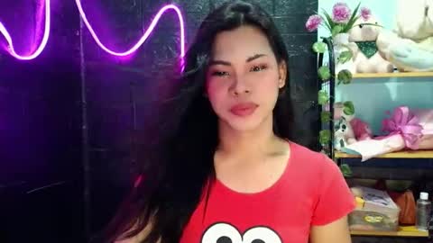 lovely_krizzy online show from April 15, 11:46 am