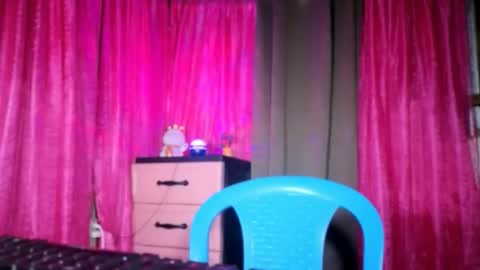 LOVE online show from December 22, 5:09 pm