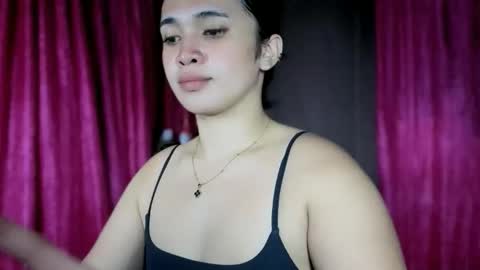 LOVE online show from March 25, 7:09 pm