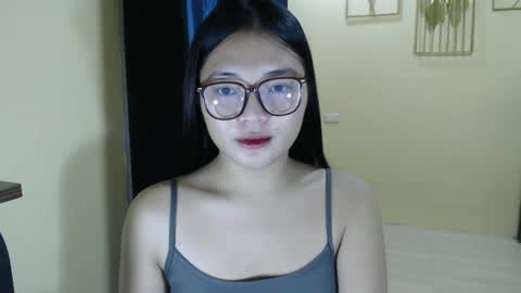 Snapshot of lovely_laura09 chatting on March 11, 10:31 pm Lovely Laura online show from March 11, 10:31 pm