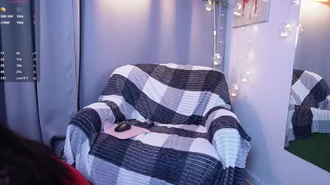 lovely_lo online show from March 21, 1:38 pm