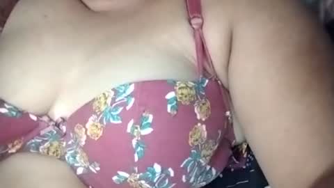 lovely_orchid online show from June 22, 7:49 am