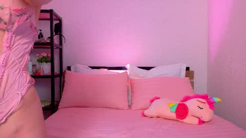 Snapshot of lovely_poppy chatting on October 16, 1:38 am Lolly online show from October 16, 1:38 am