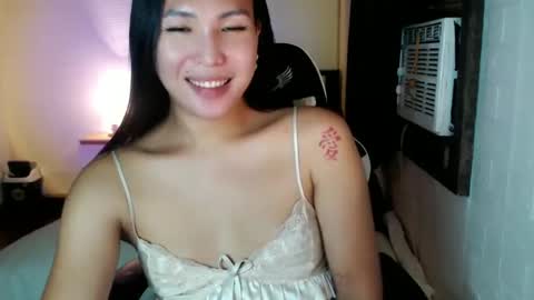 Snapshot of lovely_yna444 chatting on February 27, 8:24 am Yna online show from February 27, 8:24 am