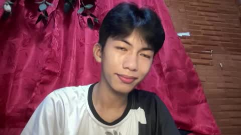 lovelyboy_jm online show from May 11, 1:18 pm