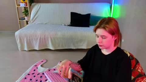 your sweet girls online show from June 4, 10:32 am
