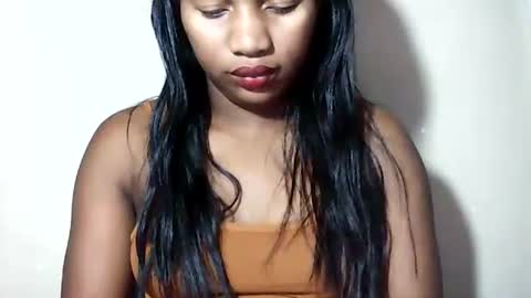 lovelylarra online show from July 2, 7:13 am