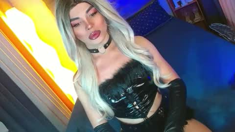 lovelymiss_shyna11 online show from March 1, 9:57 am