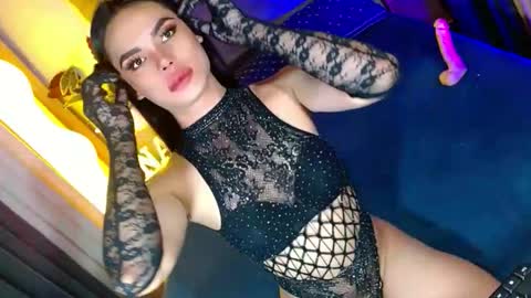 lovelymiss_shyna11 online show from April 9, 10:21 am