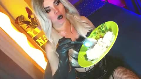 lovelymiss_shyna11 online show from April 10, 10:31 am