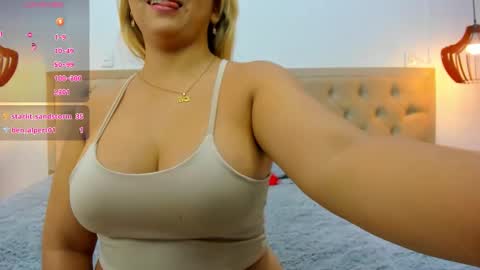 Snapshot of lovelymoon_08 chatting on October 11, 2:00 pm CAMI online show from October 11, 2:00 pm