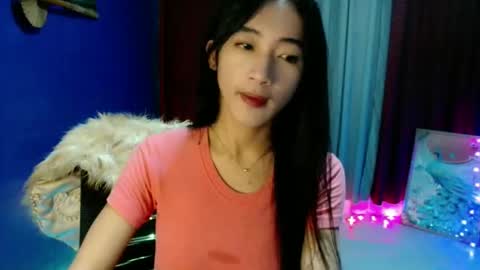 lovelypetite143 online show from April 13, 10:41 am