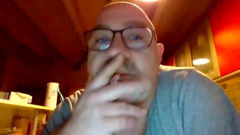 lover010983 online show from March 10, 5:22 am