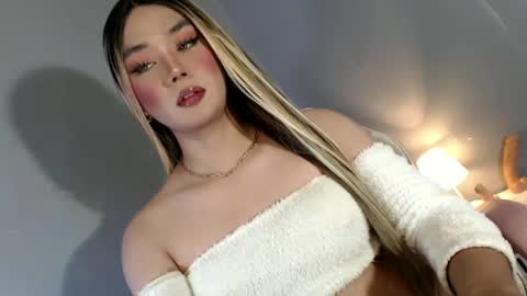 lovers moon22 online show from January 19, 9:45 pm