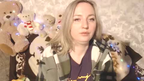 LovesRebecca online show from December 16, 5:14 am