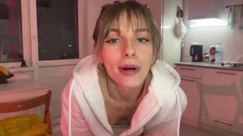 lovesstation online show from January 29, 6:18 pm