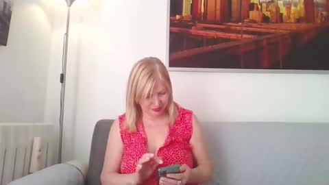 Snapshot of lovestar544963 chatting on October 28, 1:12 pm Marlyn online show from October 28, 1:12 pm