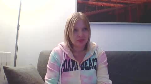 Snapshot of lovestar544963 chatting on January 17, 8:00 pm Marlyn online show from January 17, 8:00 pm