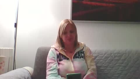 Marlyn online show from November 26, 11:23 pm