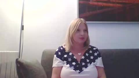 Snapshot of lovestar544963 chatting on January 28, 9:40 pm Marlyn online show from January 28, 9:40 pm