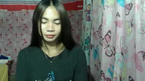 loving_rhean online show from May 17, 11:19 am