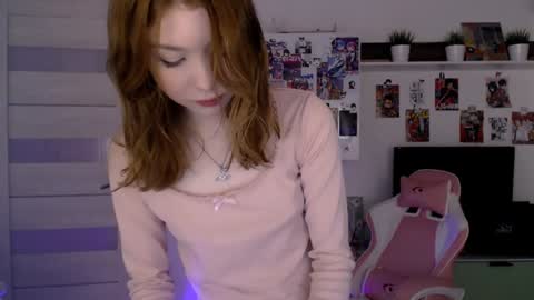 Snapshot of lower_angel chatting on December 21, 11:13 pm Loly online show from December 21, 11:13 pm