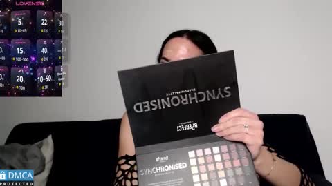 luara_ online show from February 8, 2:09 pm